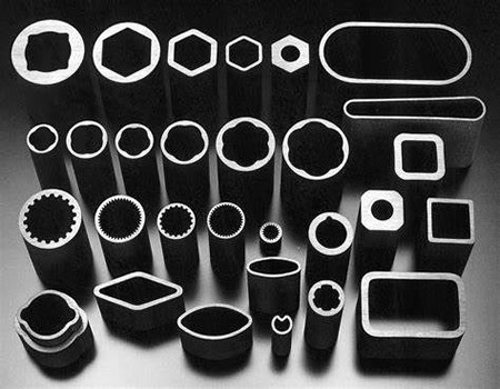 Acier creux ovale 2.5-30mm de section de forme d'hexagone octogonal de tuyau d'acier 3-12m